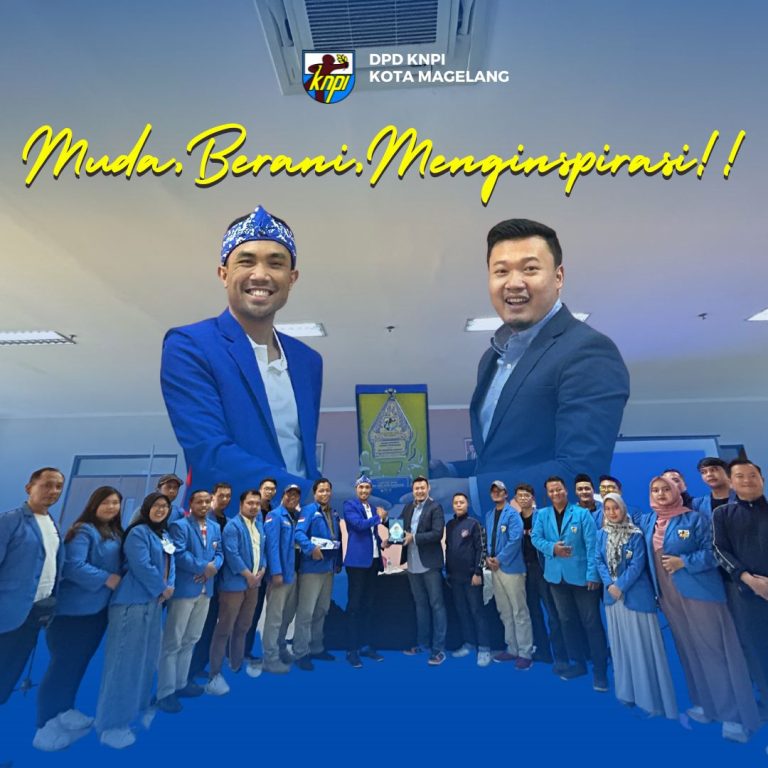 Read more about the article Ketua Dewan Pimpinan Daerah (DPD) Komite Nasional Pemuda Indonesia (KNPI) Kota Bandung, Muhammad Edwin Khadafi, mengapresiasi inisiatif dari DPD KNPI Kota Magelang yang melakukan perjalanan jauh ke Bandung guna memperluas wawasan dan mencari ide-ide inovatif untuk pengembangan Program Strategis Kepemudaan di Kota Magelang.